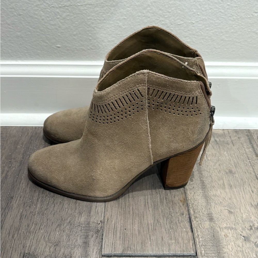 Vince Camuto Fetter Ankle Boots Suede Tan Taupe